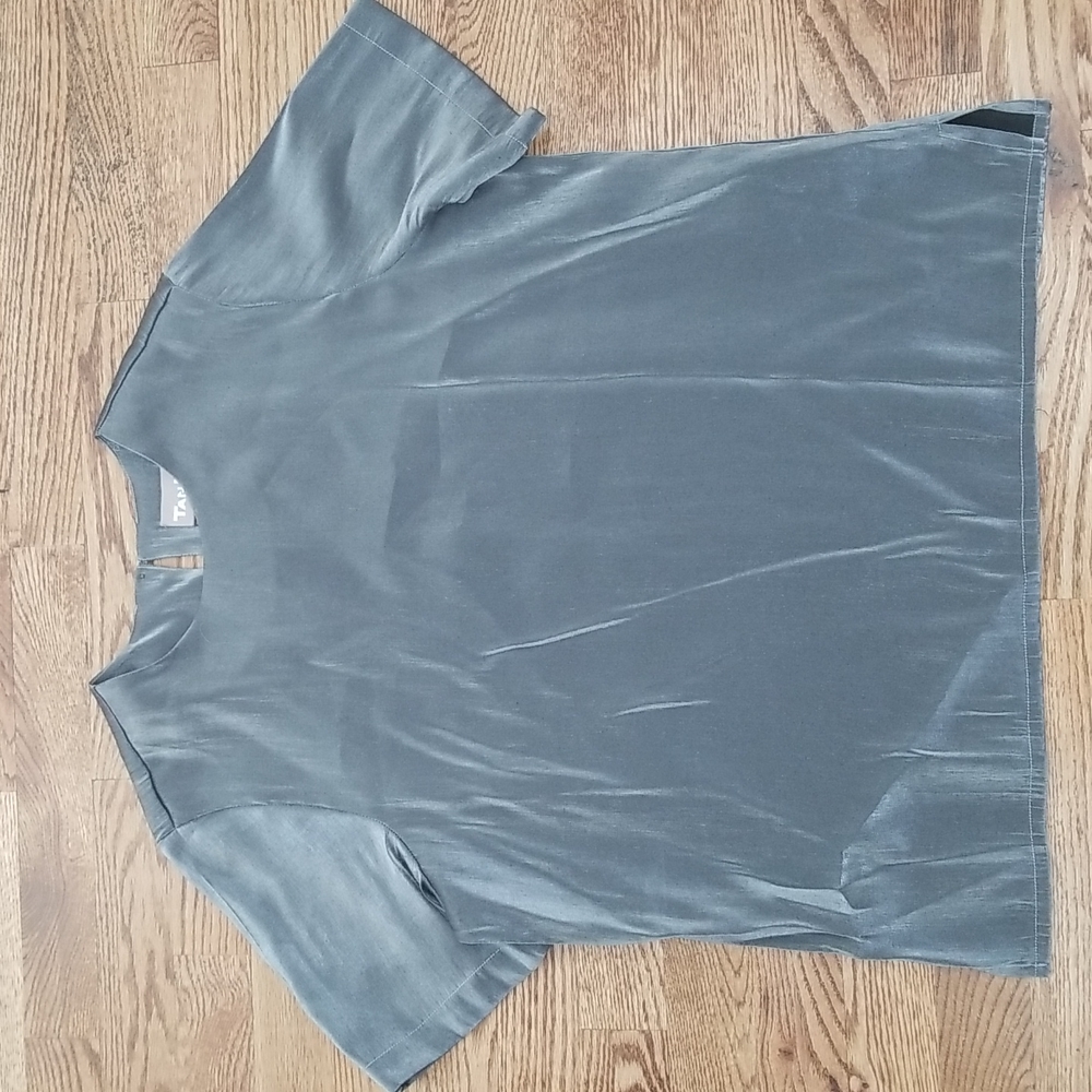 (M) TanJay Shimmery Shine Rayon Blend Silver Metallic Keyhole Back Cutout